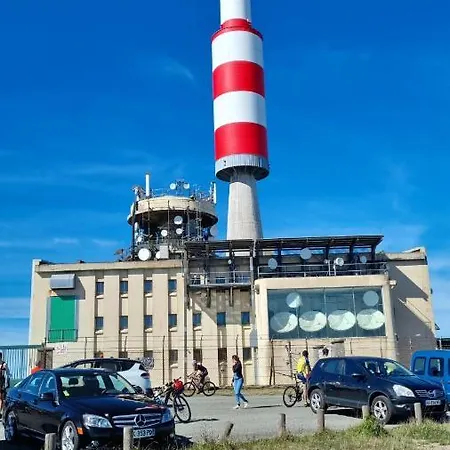 Chez Black And White Les Martys