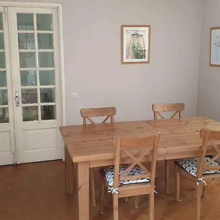 Chez Black And White בית הארחה 3*