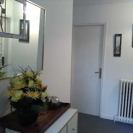 Konukevi Chez Black And White Les Martys