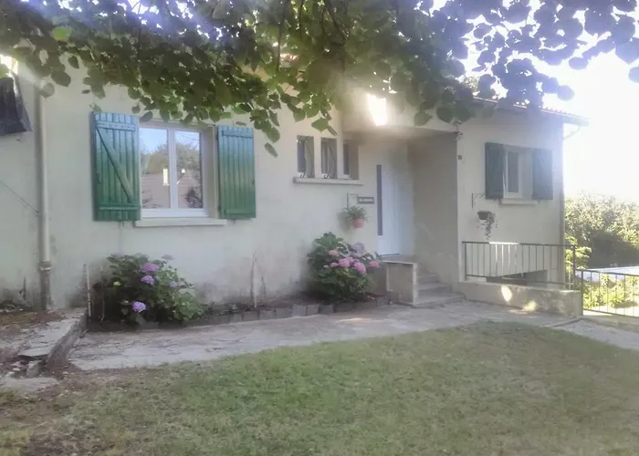 Chez Black And White Affittacamere Les Martys